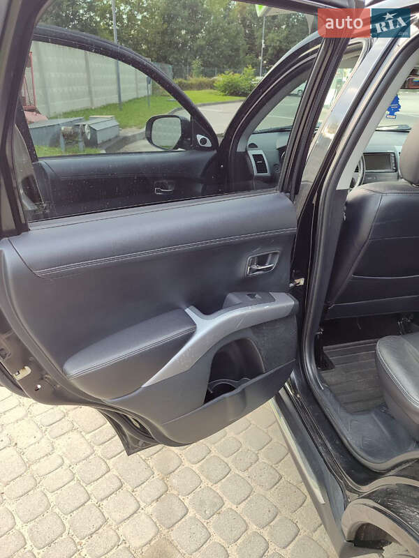 Внедорожник / Кроссовер Mitsubishi Outlander 2009 в Стрые