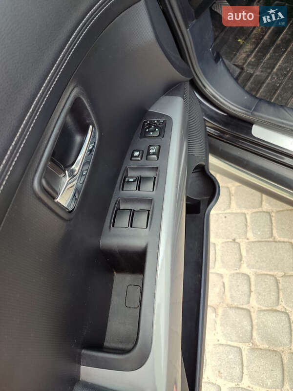 Внедорожник / Кроссовер Mitsubishi Outlander 2009 в Стрые