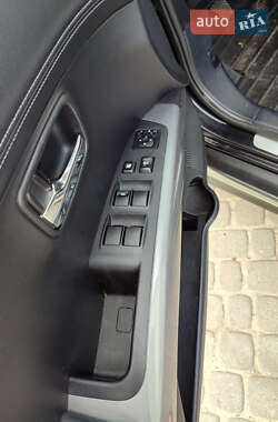 Внедорожник / Кроссовер Mitsubishi Outlander 2009 в 
