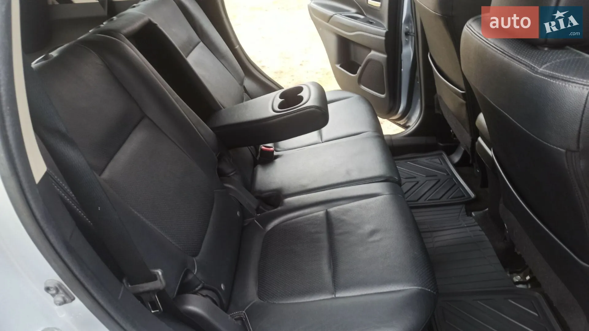 2013 Mitsubishi Outlander - мініатюра 17