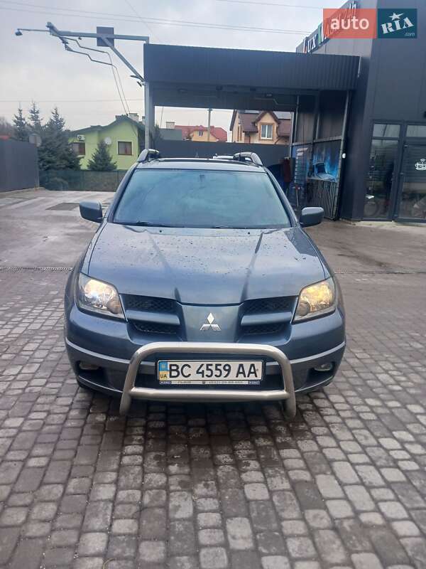Внедорожник / Кроссовер Mitsubishi Outlander 2004 в 