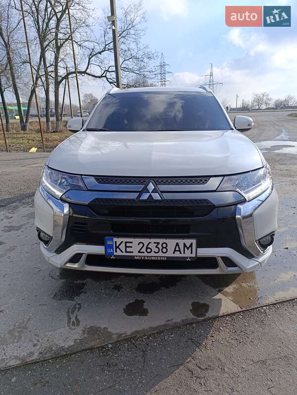 Позашляховик / Кросовер Mitsubishi Outlander 2020 в Дніпрі