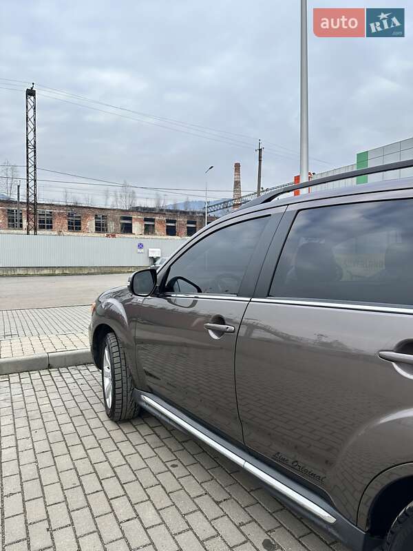 Позашляховик / Кросовер Mitsubishi Outlander 2010 в Мукачевому