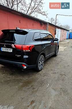 Позашляховик / Кросовер Mitsubishi Outlander 2018 в Харкові