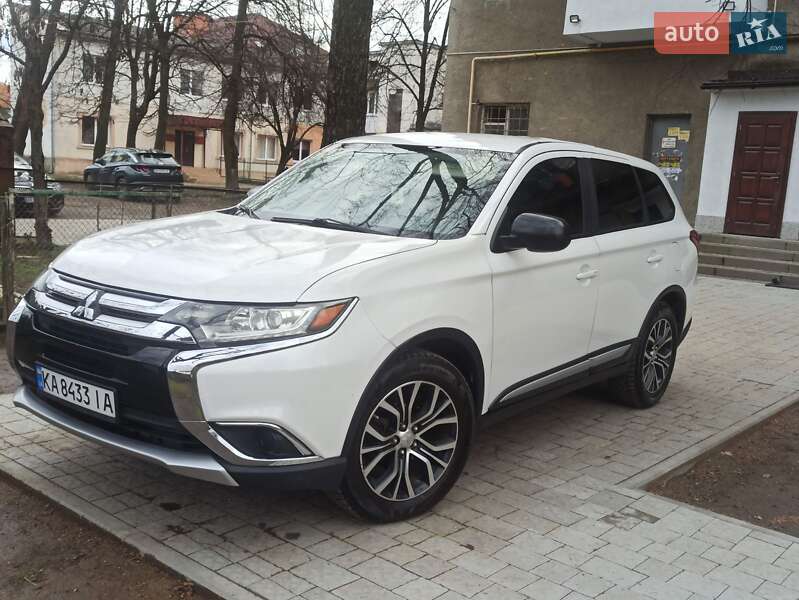 Mitsubishi Outlander 2016