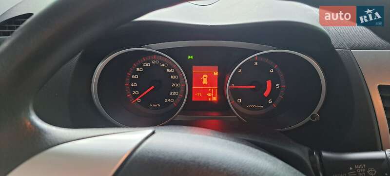 Внедорожник / Кроссовер Mitsubishi Outlander 2010 в Черновцах