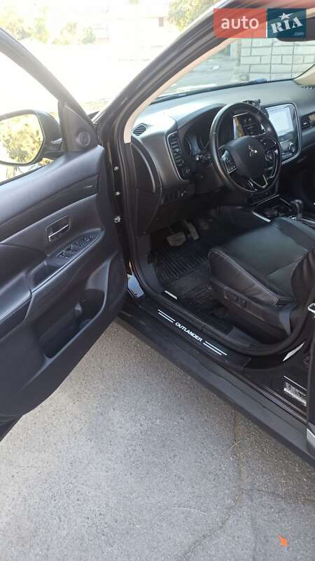 Внедорожник / Кроссовер Mitsubishi Outlander 2018 в Днепре