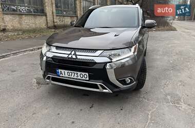 Внедорожник / Кроссовер Mitsubishi Outlander 2018 в Киеве