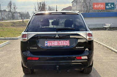 Позашляховик / Кросовер Mitsubishi Outlander 2013 в Радивиліві