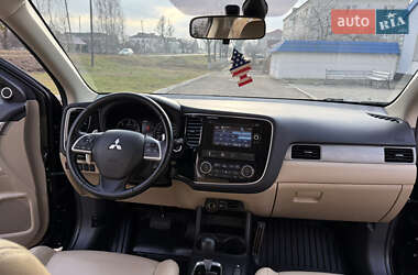 Позашляховик / Кросовер Mitsubishi Outlander 2013 в Радивиліві