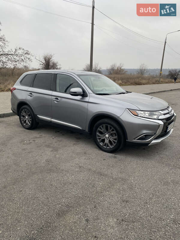 Внедорожник / Кроссовер Mitsubishi Outlander 2018 в Запорожье