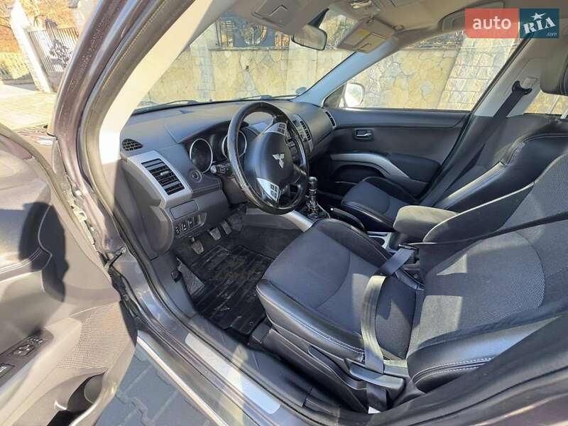 Внедорожник / Кроссовер Mitsubishi Outlander 2010 в Тернополе
