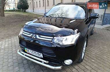 Внедорожник / Кроссовер Mitsubishi Outlander 2012 в Николаеве