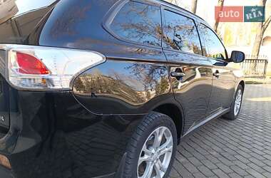 Внедорожник / Кроссовер Mitsubishi Outlander 2012 в Николаеве