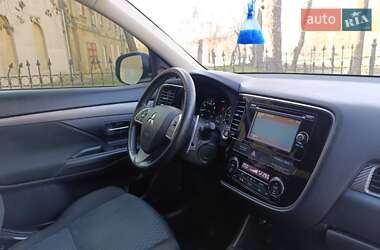 Внедорожник / Кроссовер Mitsubishi Outlander 2012 в Николаеве