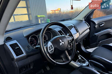 Позашляховик / Кросовер Mitsubishi Outlander 2010 в Львові