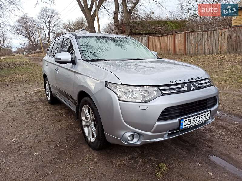 Внедорожник / Кроссовер Mitsubishi Outlander 2012 в Чернигове