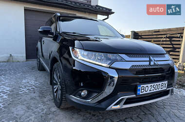 Позашляховик / Кросовер Mitsubishi Outlander 2019 в Тернополі