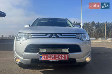 Позашляховик / Кросовер Mitsubishi Outlander 2013 в Дубні