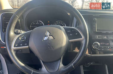 Позашляховик / Кросовер Mitsubishi Outlander 2013 в Дубні