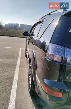 Внедорожник / Кроссовер Mitsubishi Outlander 2012 в 