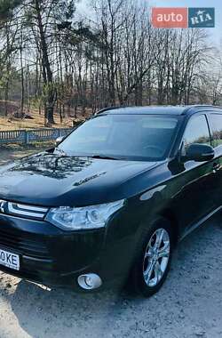 Позашляховик / Кросовер Mitsubishi Outlander 2013 в Каневі