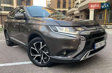 Внедорожник / Кроссовер Mitsubishi Outlander 2023 в Киеве