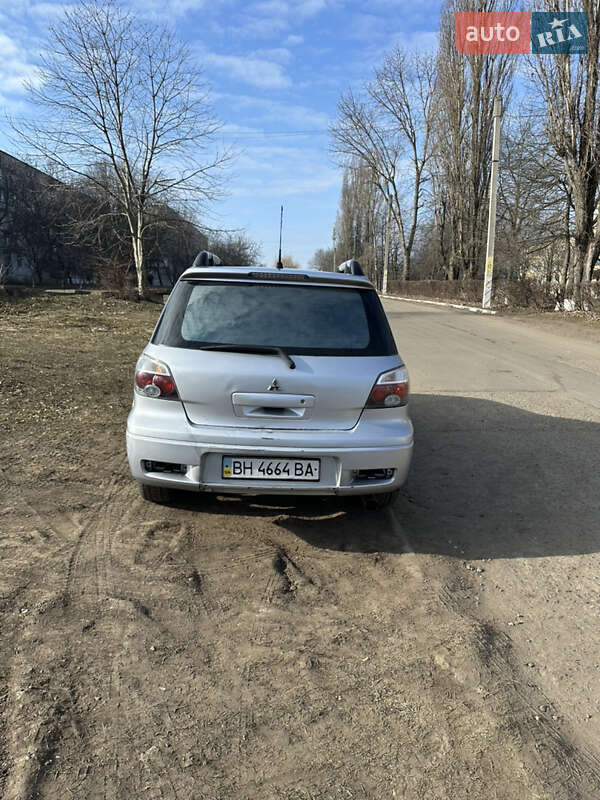 Внедорожник / Кроссовер Mitsubishi Outlander 2005 в Подольске