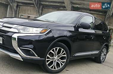 Позашляховик / Кросовер Mitsubishi Outlander 2016 в Івано-Франківську