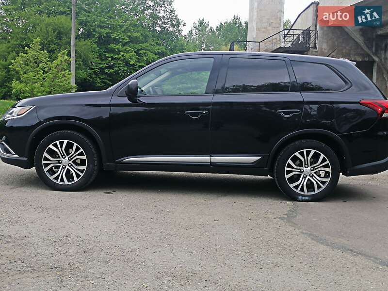 Внедорожник / Кроссовер Mitsubishi Outlander 2016 в Ивано-Франковске фото 19 Внедорожник / Кроссовер Mitsubishi Outlander 2016 в Ивано-Франковске