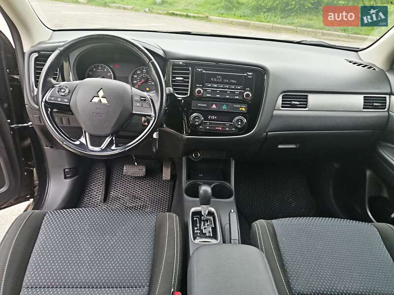 Внедорожник / Кроссовер Mitsubishi Outlander 2016 в Ивано-Франковске фото 28 Внедорожник / Кроссовер Mitsubishi Outlander 2016 в Ивано-Франковске