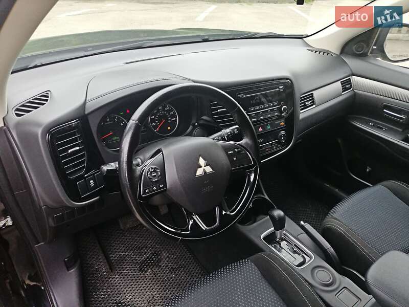 Внедорожник / Кроссовер Mitsubishi Outlander 2016 в Ивано-Франковске фото 38 Внедорожник / Кроссовер Mitsubishi Outlander 2016 в Ивано-Франковске
