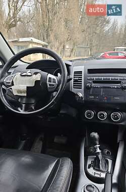 Внедорожник / Кроссовер Mitsubishi Outlander 2011 в Киеве