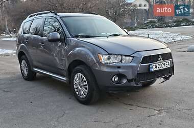 Внедорожник / Кроссовер Mitsubishi Outlander 2011 в Киеве