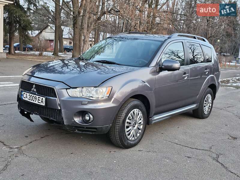 Внедорожник / Кроссовер Mitsubishi Outlander 2011 в Киеве