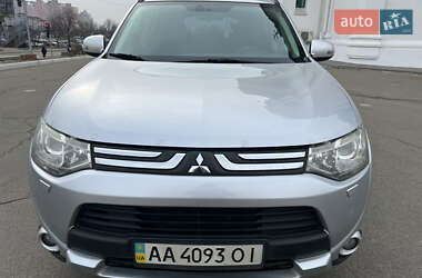 Внедорожник / Кроссовер Mitsubishi Outlander 2013 в Киеве