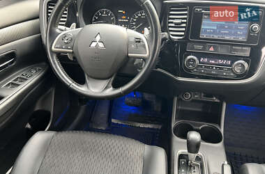 Внедорожник / Кроссовер Mitsubishi Outlander 2013 в Киеве