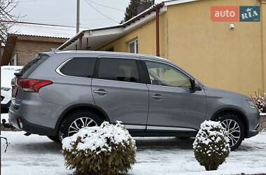 Внедорожник / Кроссовер Mitsubishi Outlander 2017 в Ровно