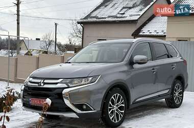 Внедорожник / Кроссовер Mitsubishi Outlander 2017 в Ровно