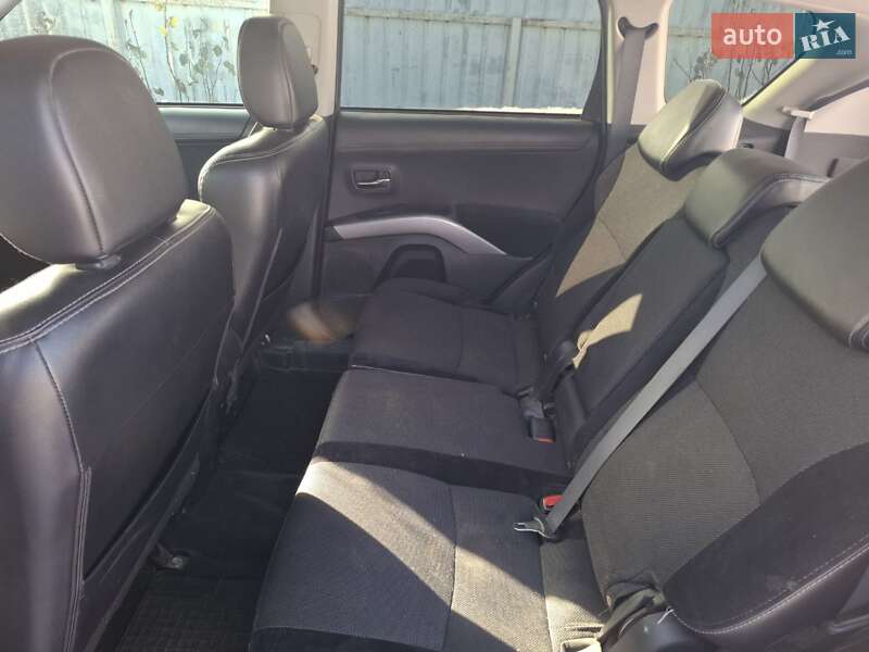 Позашляховик / Кросовер Mitsubishi Outlander 2011 в Одесі