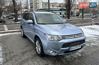 Внедорожник / Кроссовер Mitsubishi Outlander 2013 в Одессе