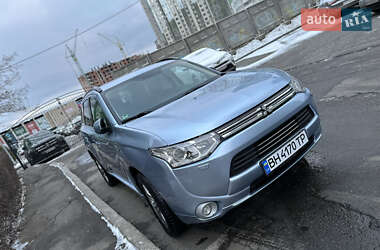 Внедорожник / Кроссовер Mitsubishi Outlander 2013 в Одессе