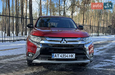 Позашляховик / Кросовер Mitsubishi Outlander 2016 в Києві