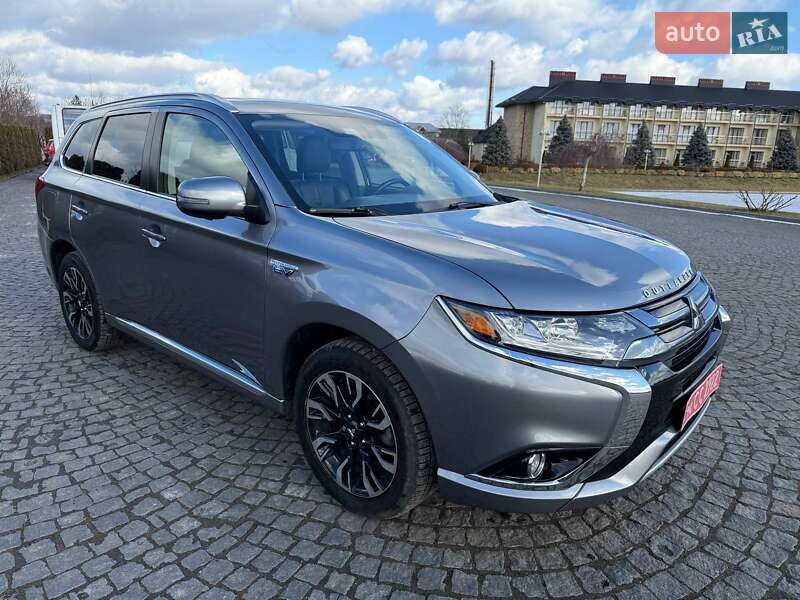 Внедорожник / Кроссовер Mitsubishi Outlander 2018 в Жовкве