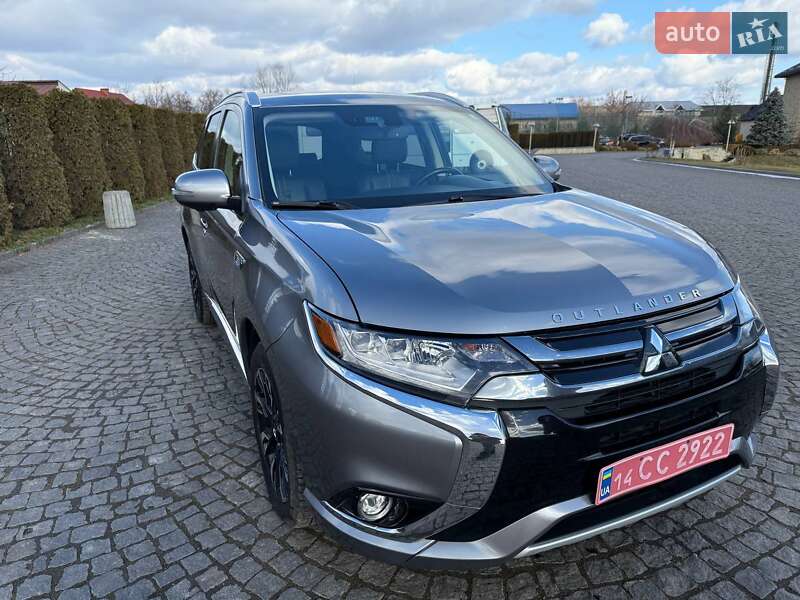 Внедорожник / Кроссовер Mitsubishi Outlander 2018 в Жовкве