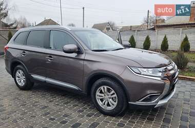 Внедорожник / Кроссовер Mitsubishi Outlander 2018 в 