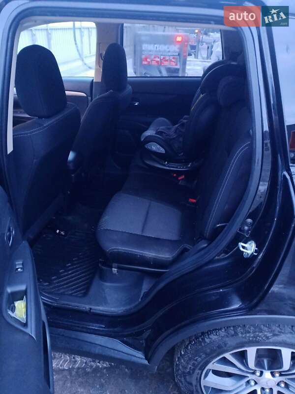 Позашляховик / Кросовер Mitsubishi Outlander 2017 в Тернополі фото 7 Позашляховик / Кросовер Mitsubishi Outlander 2017 в Тернополі