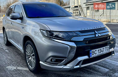 Позашляховик / Кросовер Mitsubishi Outlander 2020 в Львові