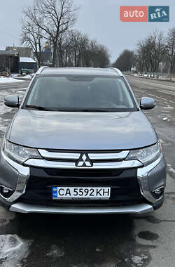 Внедорожник / Кроссовер Mitsubishi Outlander 2015 в Звенигородке