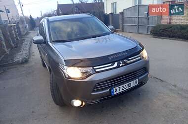 Внедорожник / Кроссовер Mitsubishi Outlander 2012 в Ивано-Франковске